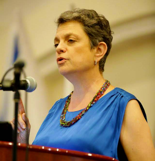 יולי תמיר | אותנטי מגבירים באהבה – הגברה תאורה ומסכים